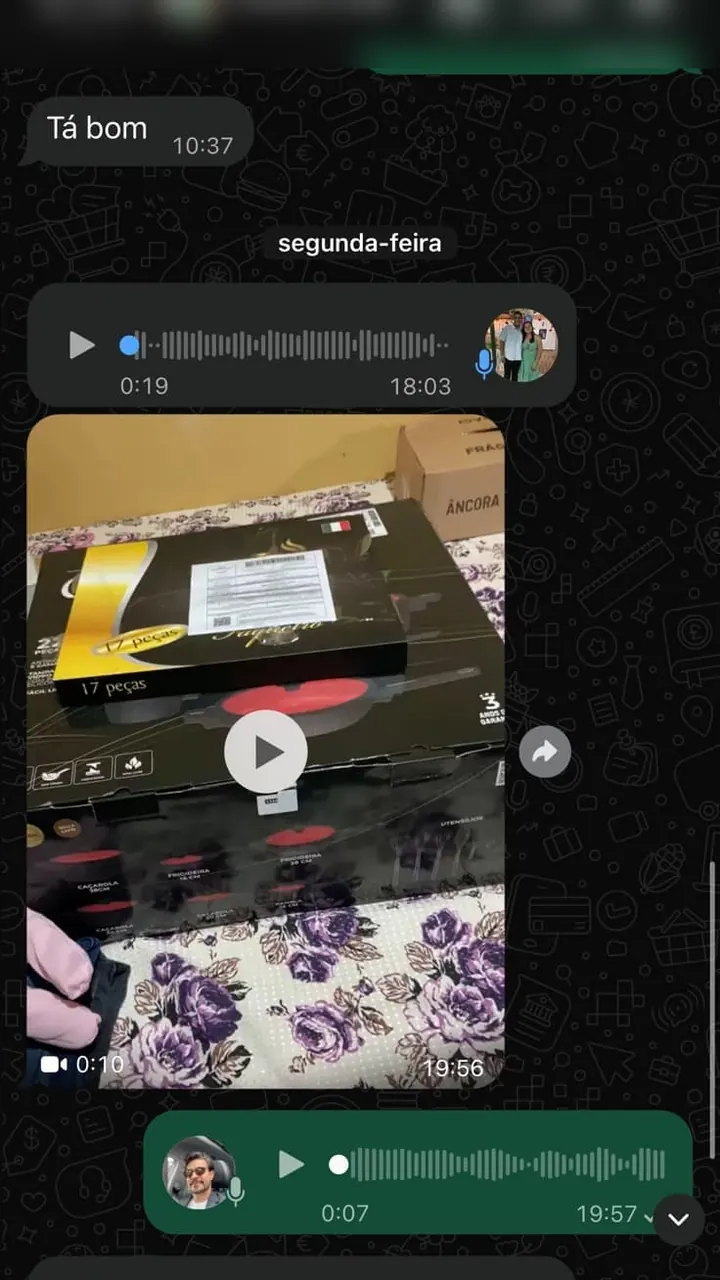 Depoimento real de cliente (print), com dados pessoais ocultados